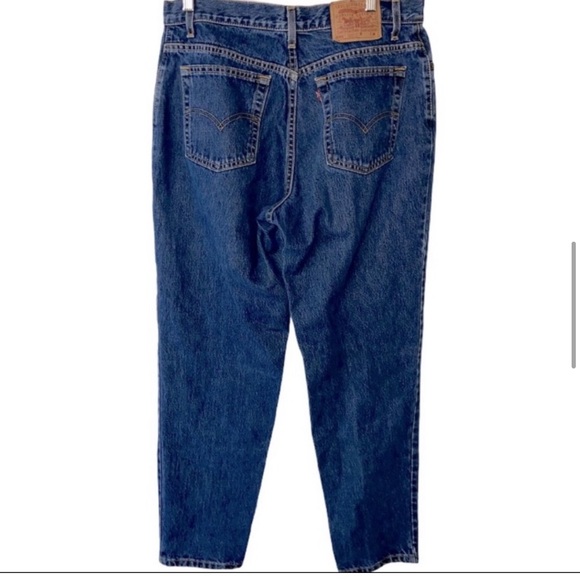 Vintage Classic 550 tapered Levi’s dark wash jeans - Picture 3 of 14